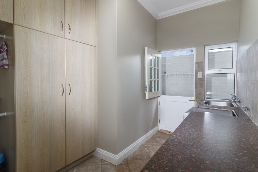 6 Bedroom Property for Sale in Royal Alfred Marina Eastern Cape